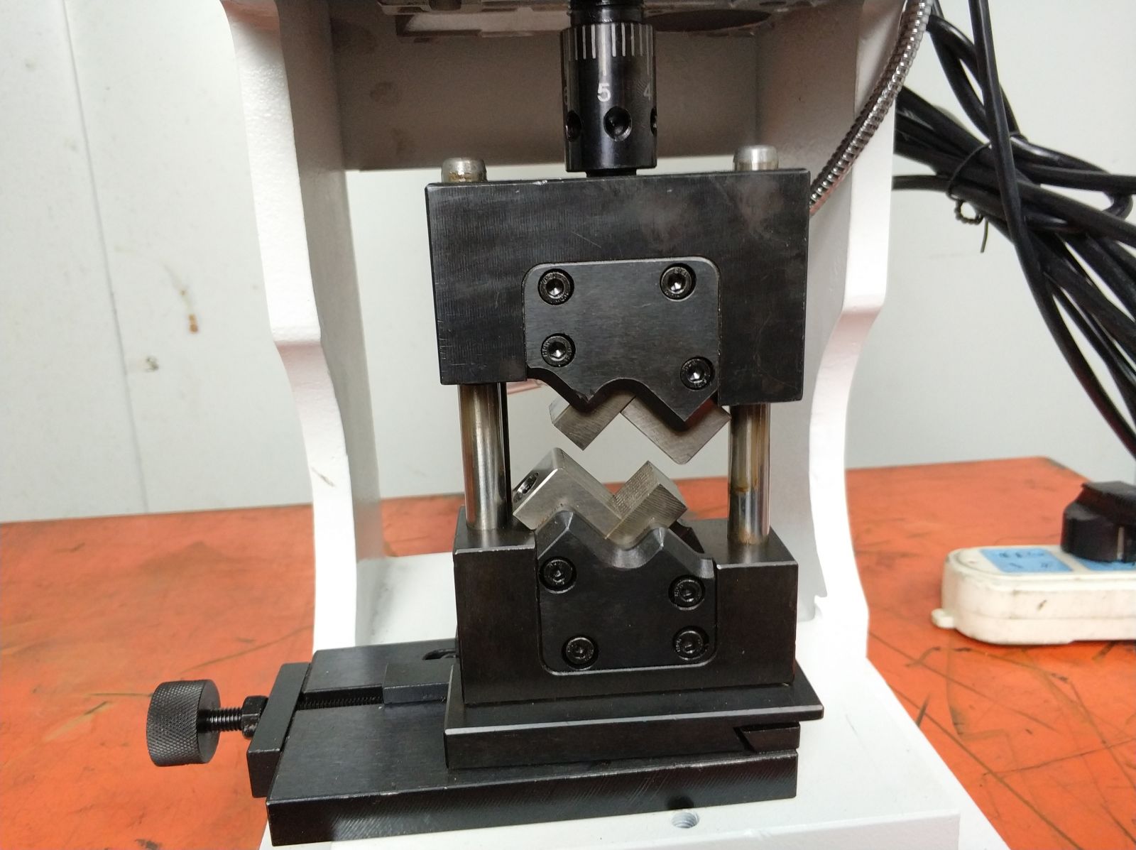 Khuôn Dập Cos Dây Điện HSNCO 